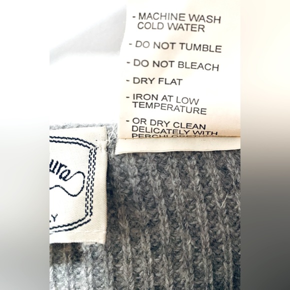 Vintage Italian Grey V-Neck Sweater - Picture 5 of 8